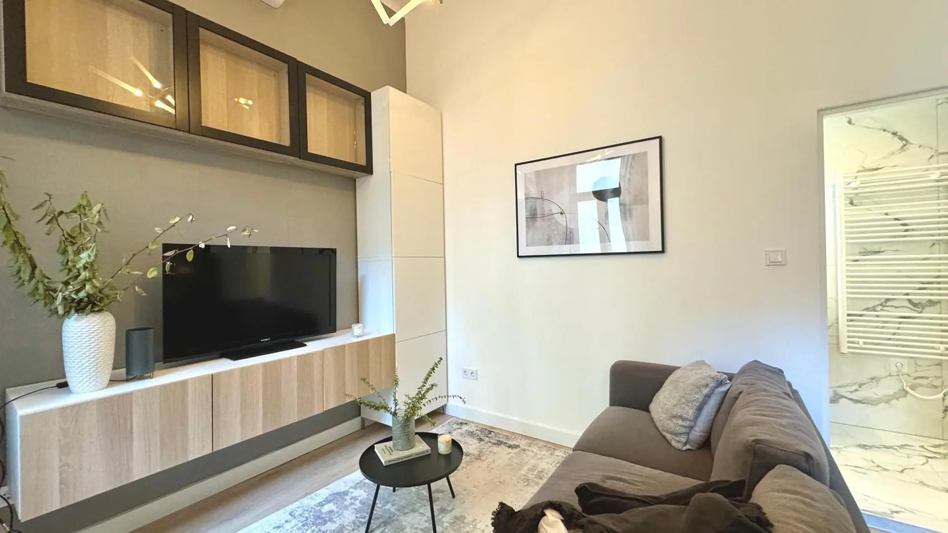 Apartment Buda Retreat - Modern 2Br Budapest