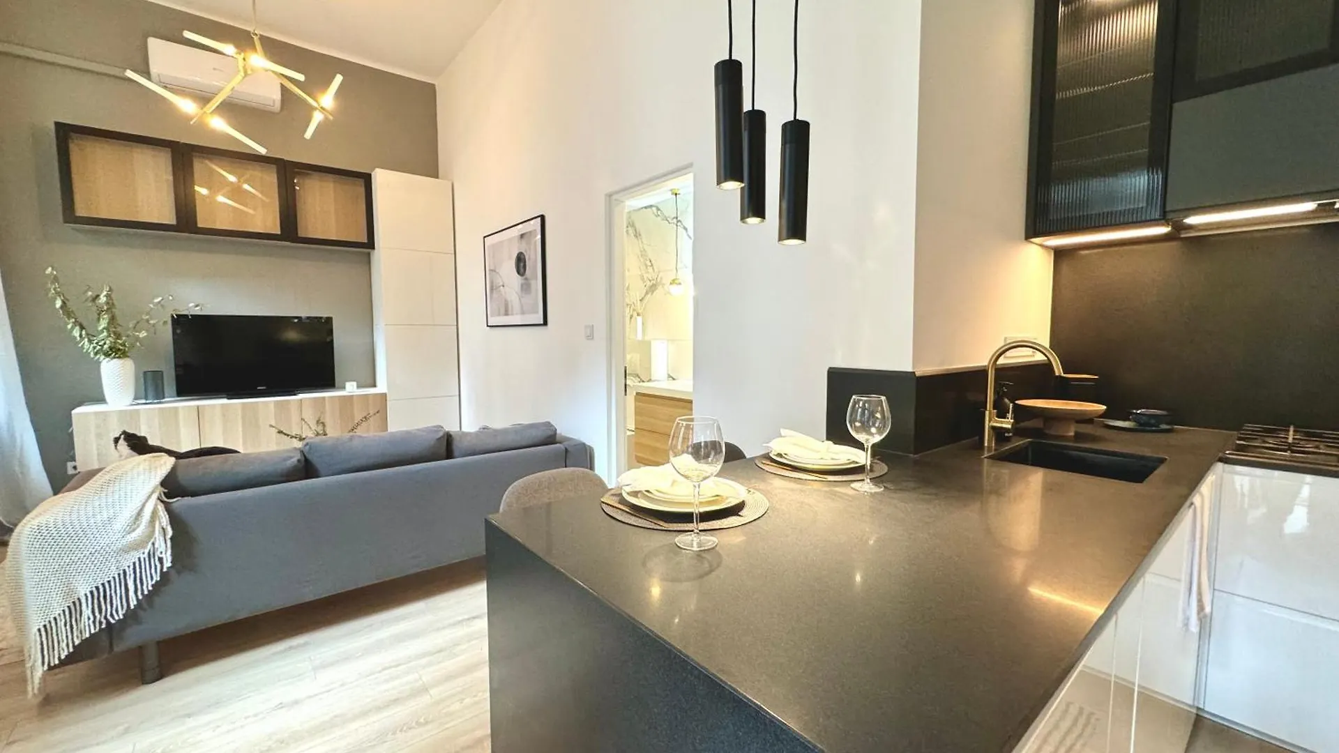 Buda Retreat - Modern 2Br Budapest Apartment