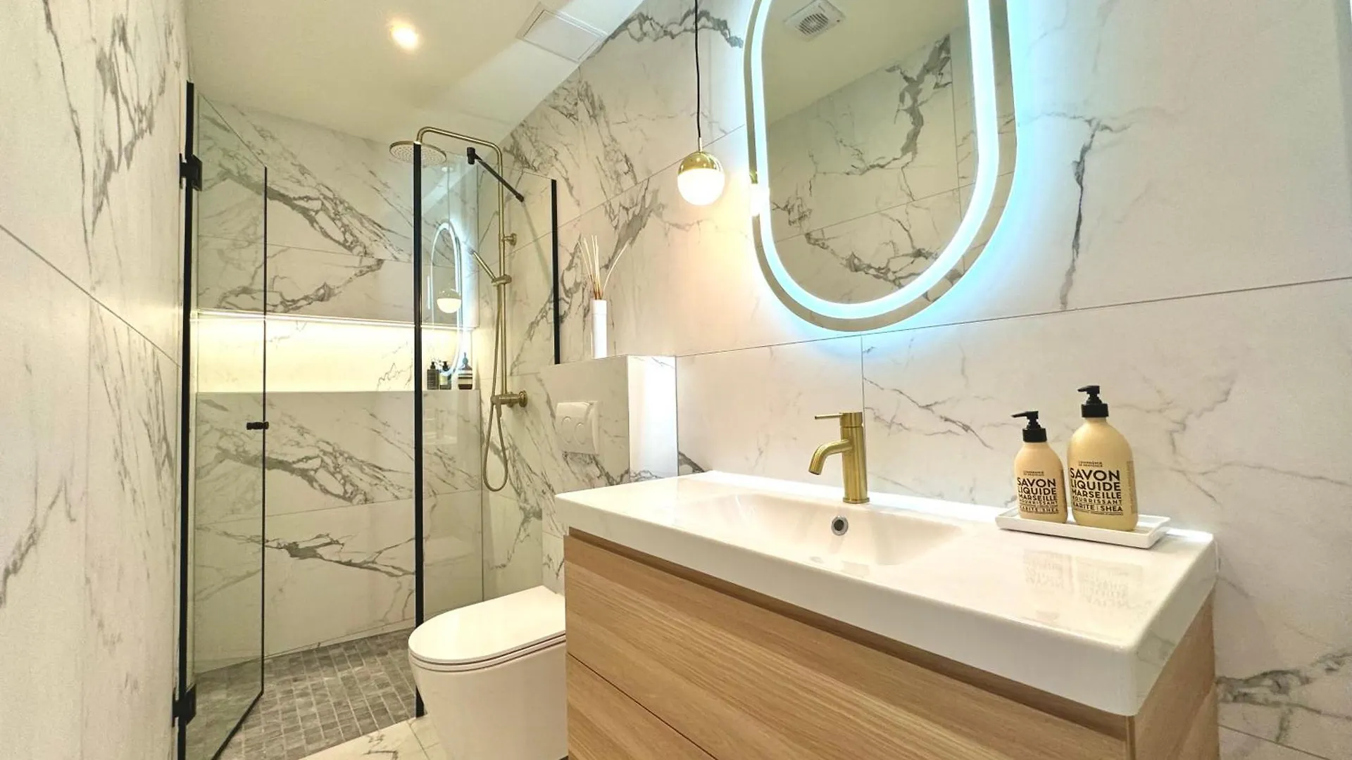 Buda Retreat - Modern 2Br Budapest 0*,  Hungary